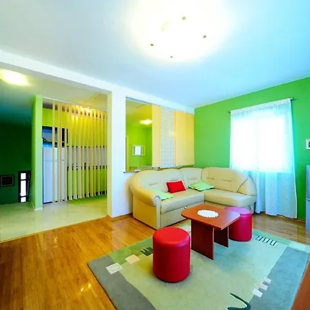 House Mari *